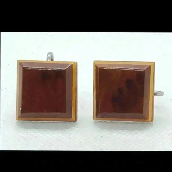 Vintage Earrings Screw Back Mid Century Hand Made Wooden Carved Mod 1950 - Picture 1 of 8